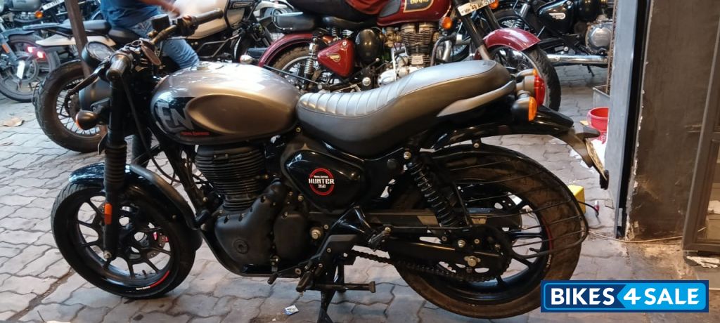 Grey Royal Enfield Hunter 350 Retro