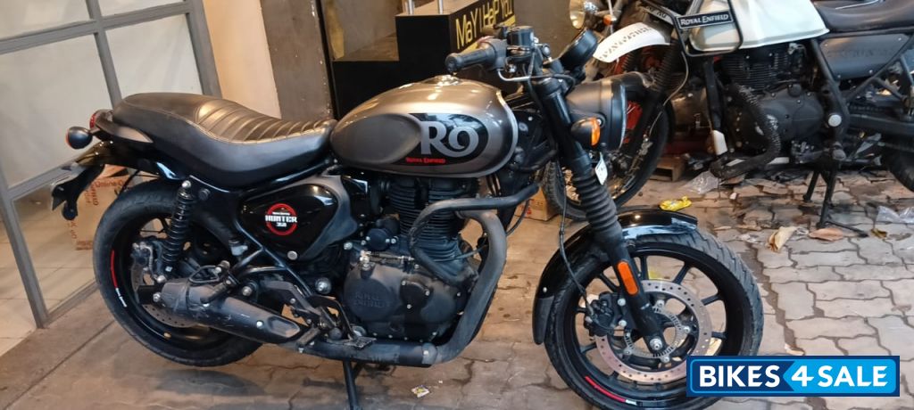 Grey Royal Enfield Hunter 350 Retro