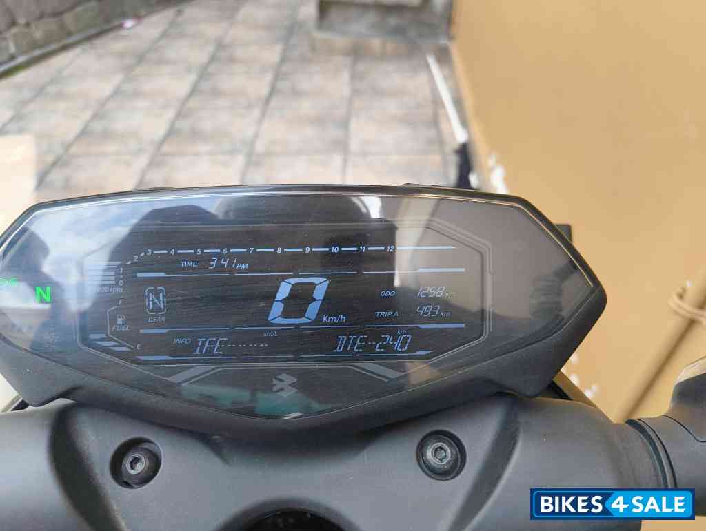 White Bajaj Pulsar N150