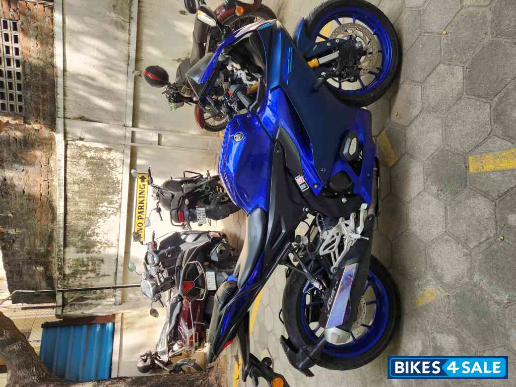 Racing Blue Yamaha R15 V4