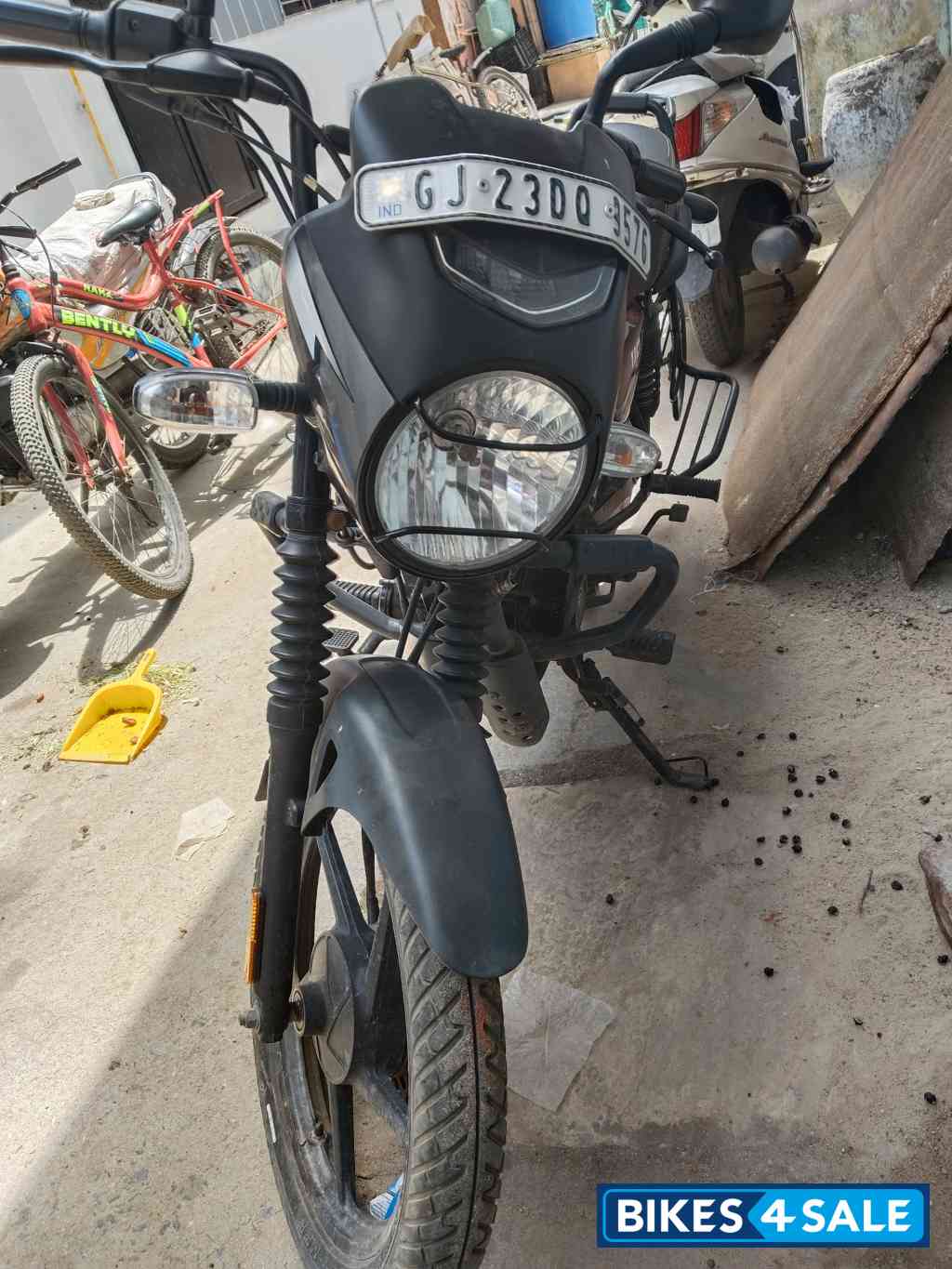 Ebony Black With Silver Bajaj CT110X