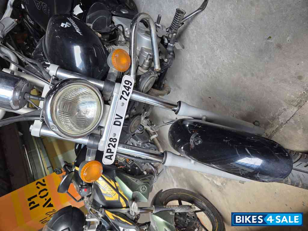 Bajaj Avenger 220 DTS-i Bajaj Avenger 220 DTS-i