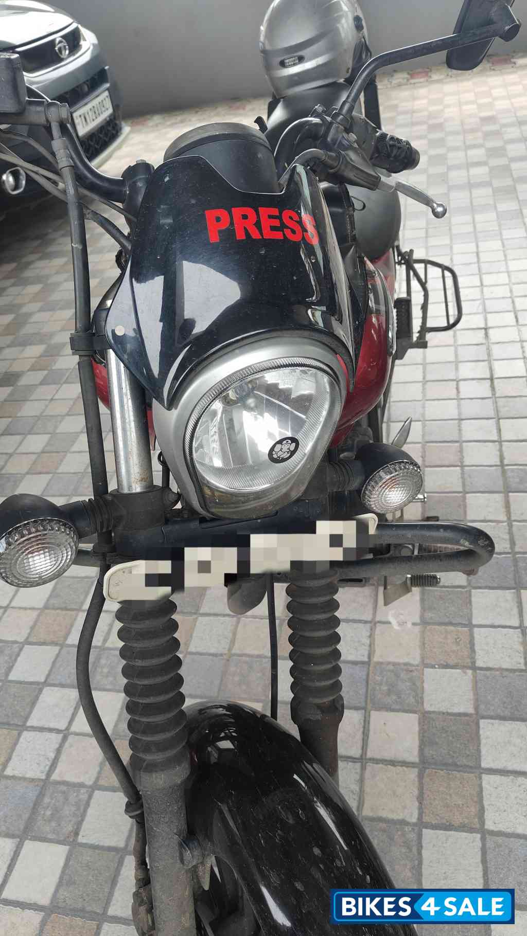 Bajaj Avenger Street 180