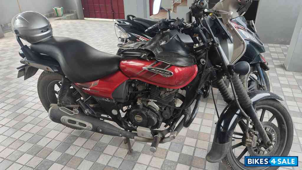 Bajaj Avenger Street 180