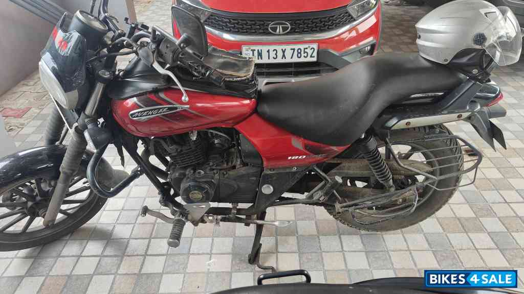 Bajaj Avenger Street 180