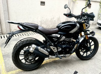 Black Triumph Scrambler 400 X