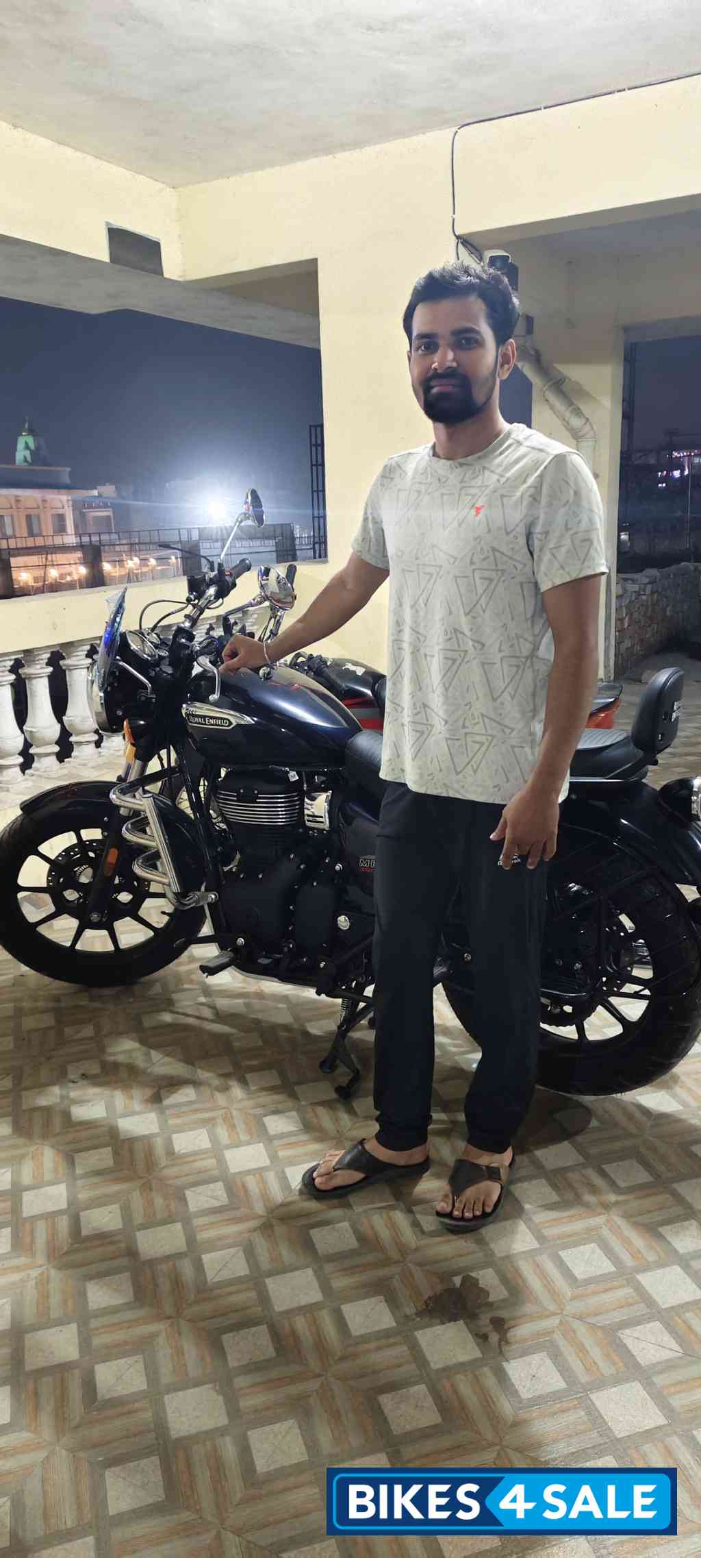 Royal Enfield Meteor 350 Stellar