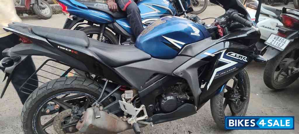 Blue Black Honda CBR 150R