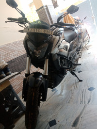 Black Bajaj Dominar 250