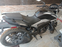 Black Bajaj Dominar 250