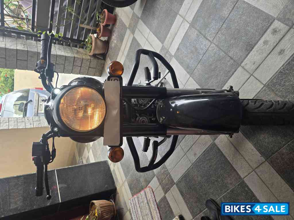 Royal Enfield Classic Stealth Black