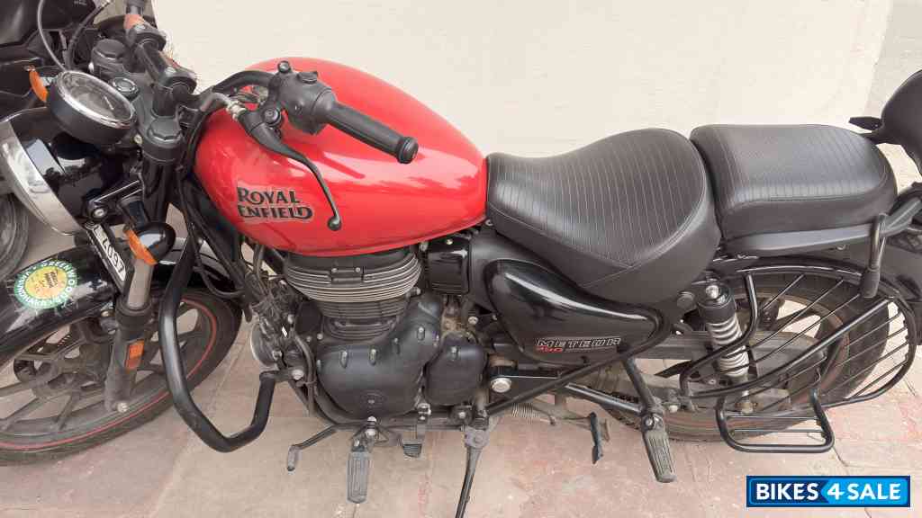 Red And Black Royal Enfield Meteor 350