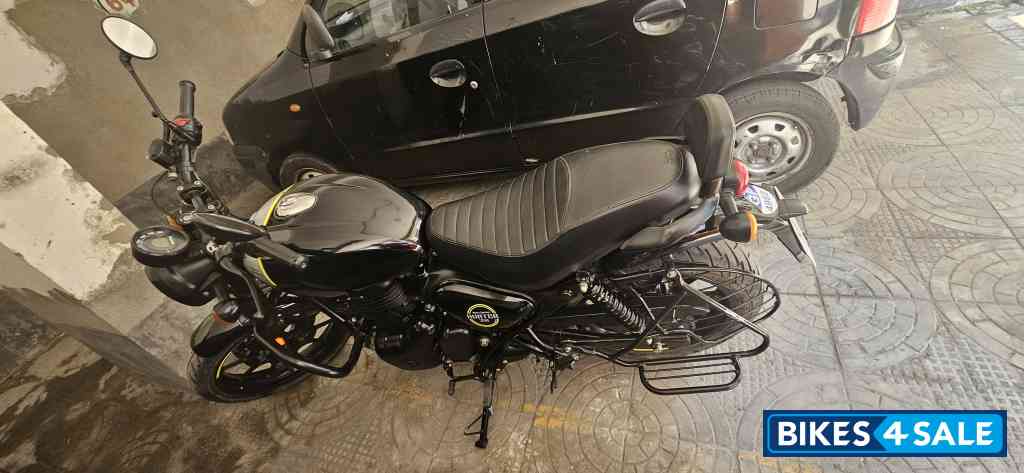 Royal Enfield Hunter 350 Metro