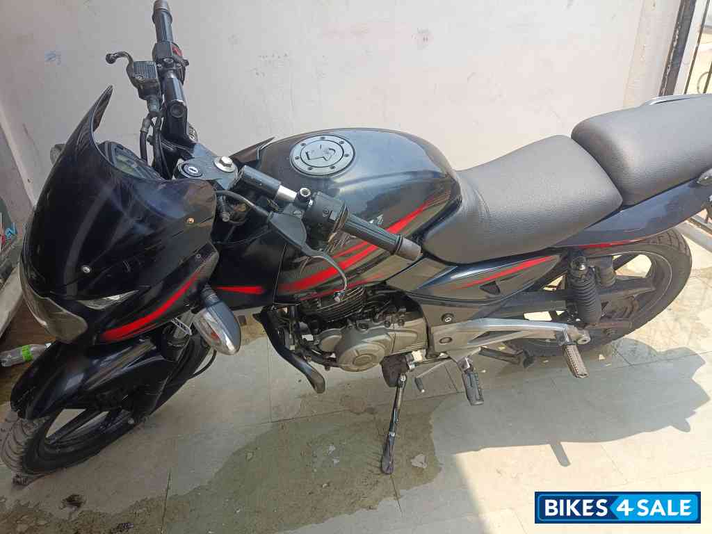 Black Bajaj Pulsar 180