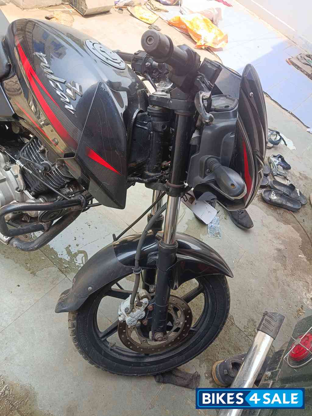 Black Bajaj Pulsar 180