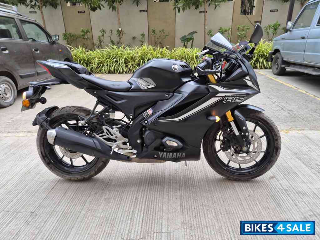 Yamaha R15 V4