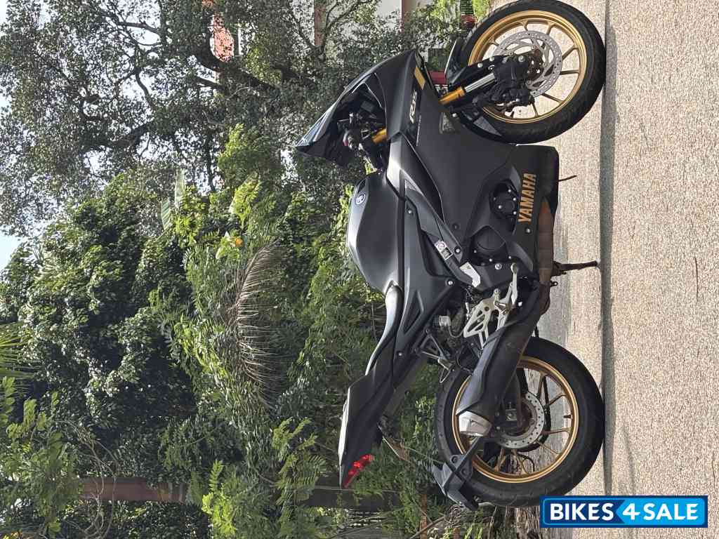 Mat Black Yamaha R15 V4