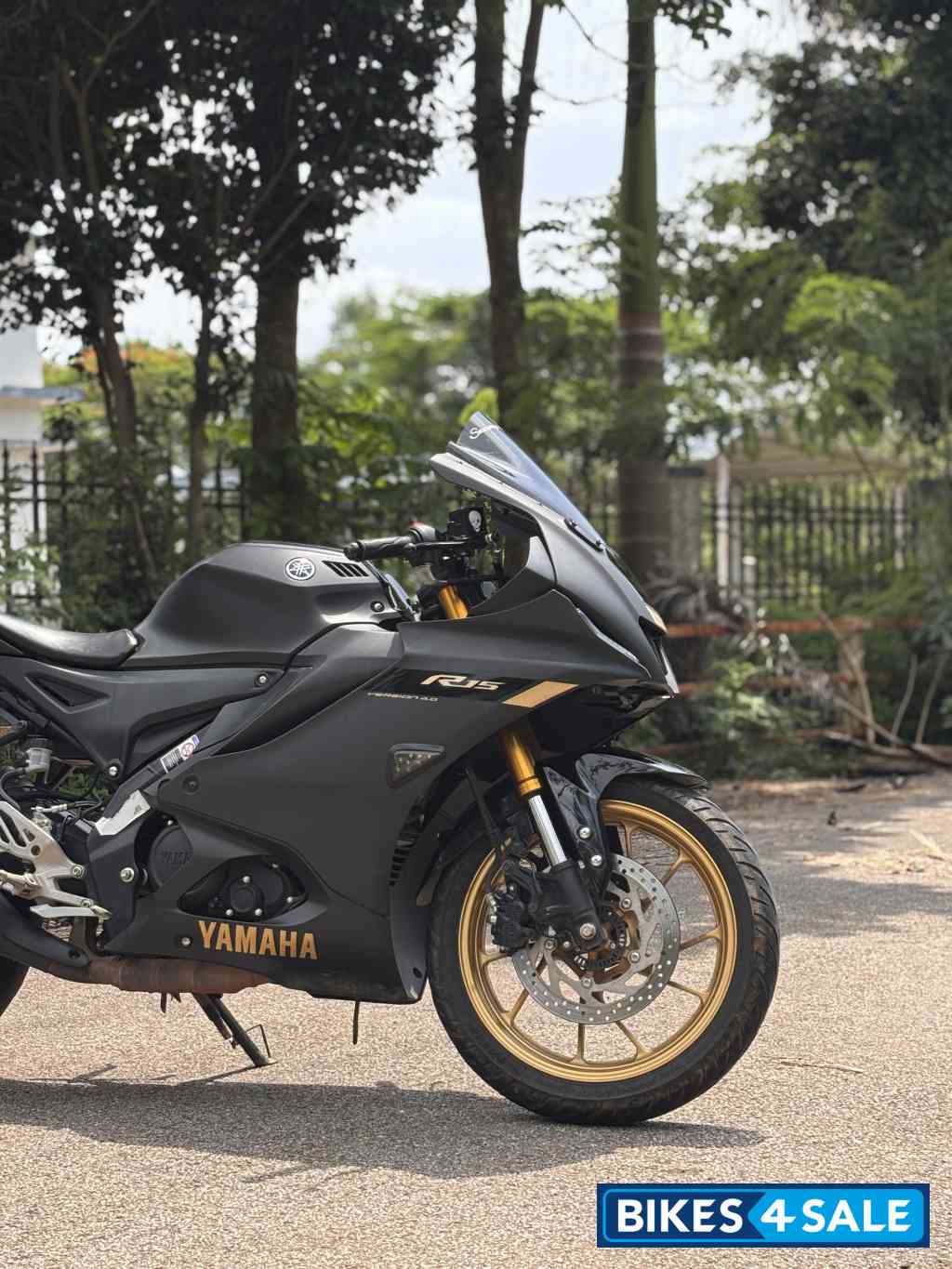 Mat Black Yamaha R15 V4