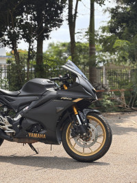 Mat Black Yamaha R15 V4