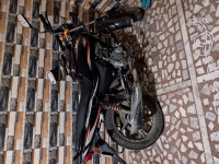Black Bajaj Platina 100 ES