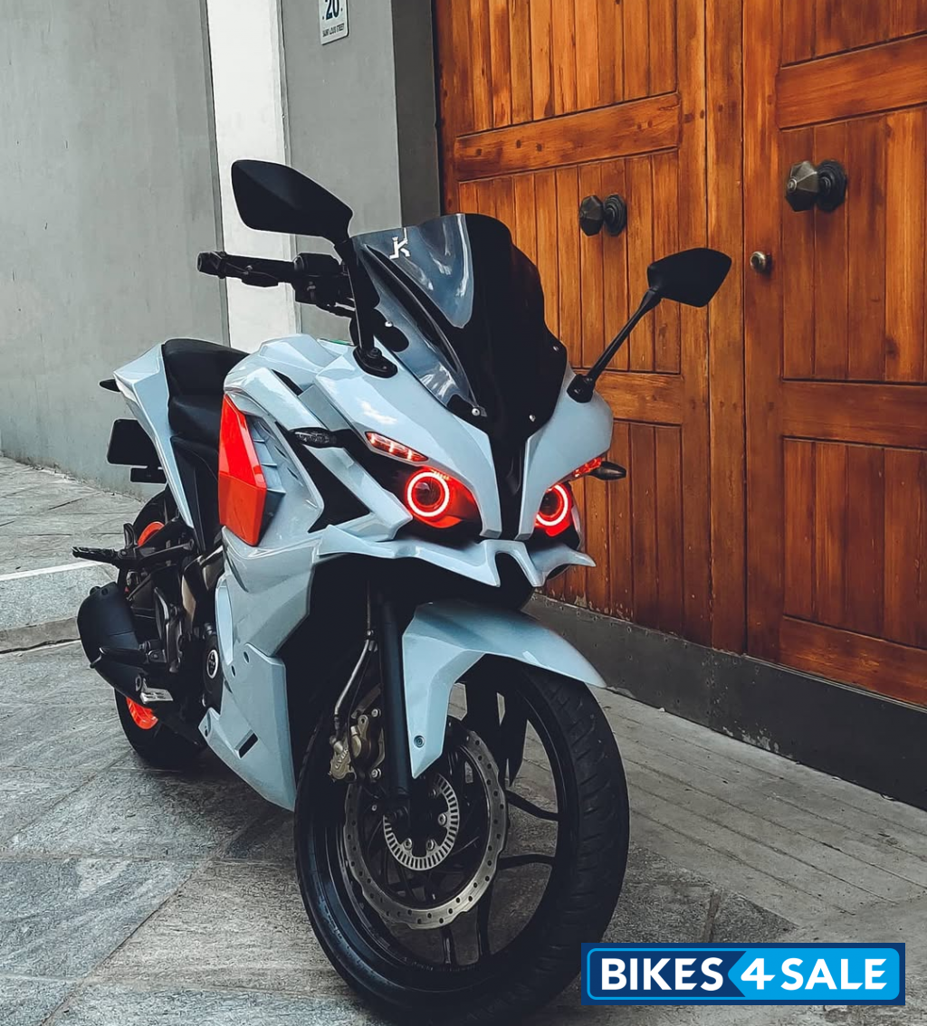 Bajaj Pulsar RS 200