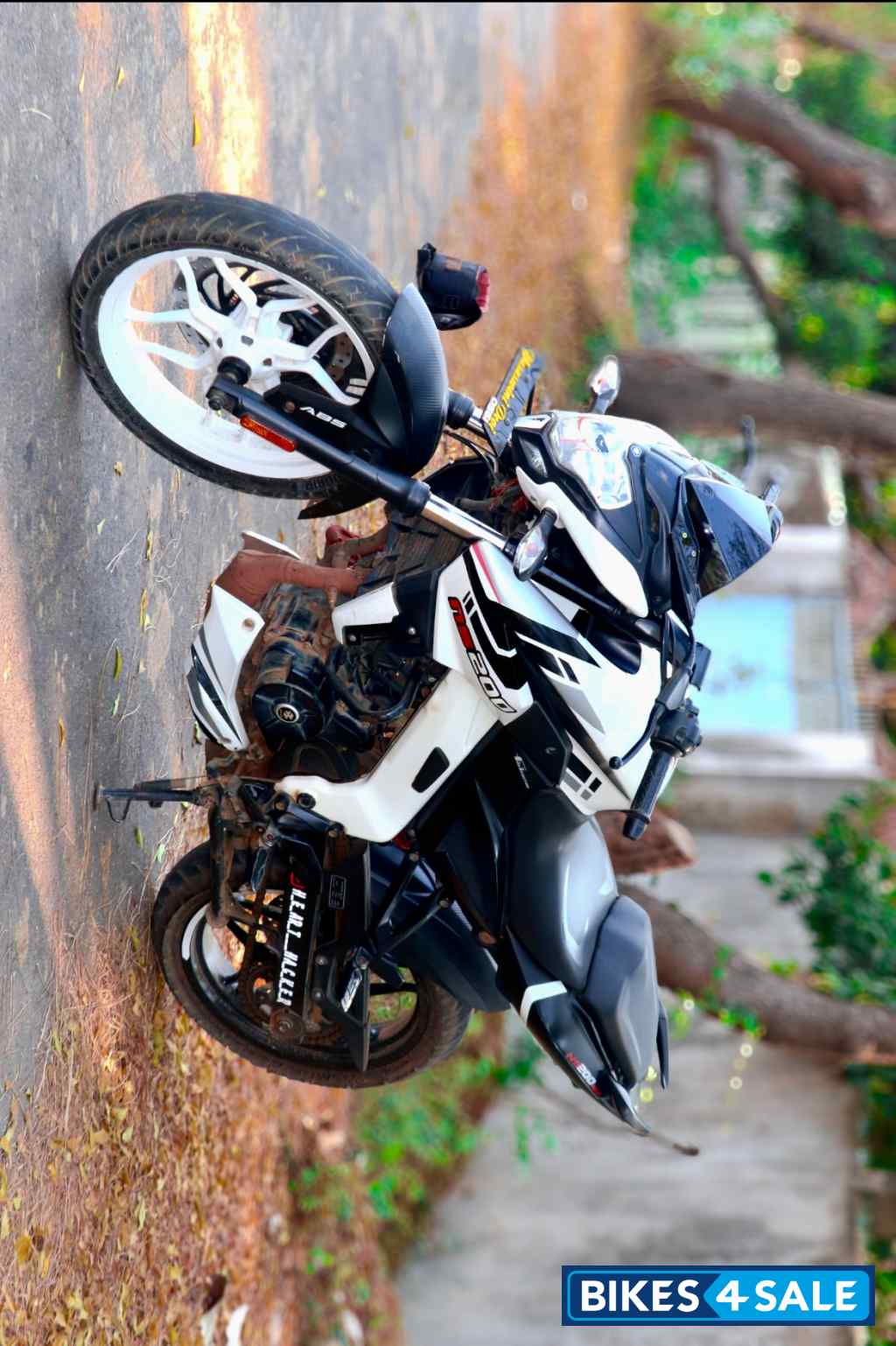 White And Black Bajaj Pulsar NS 200 BS6 White And Black Bajaj Pulsar NS 200 BS6