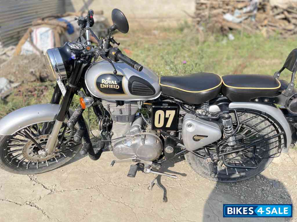 Silver Royal Enfield Classic 350 BS VI