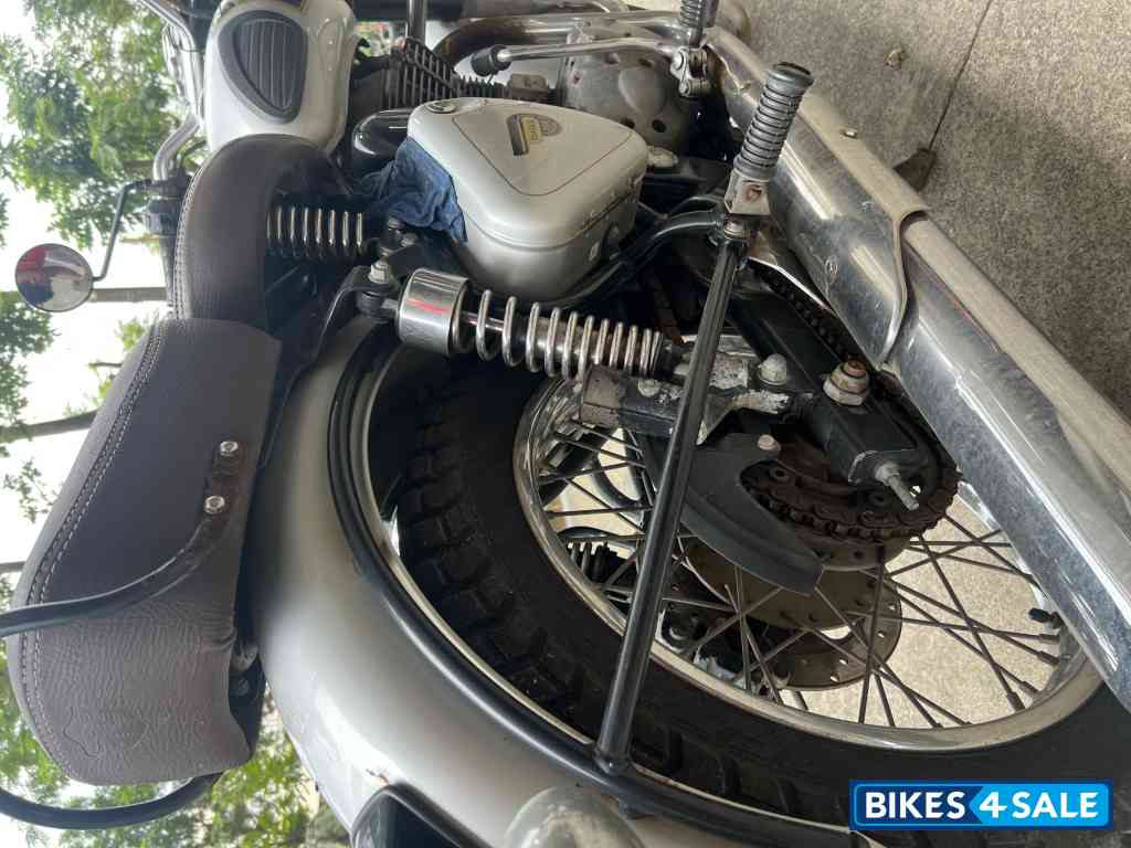 Royal Enfield Classic 350 Royal Enfield Classic 350