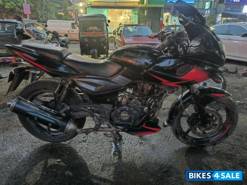 Bajaj Pulsar 220 DTSFi