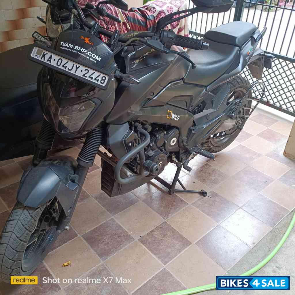 Matt Black Bajaj Dominar 400 Disc