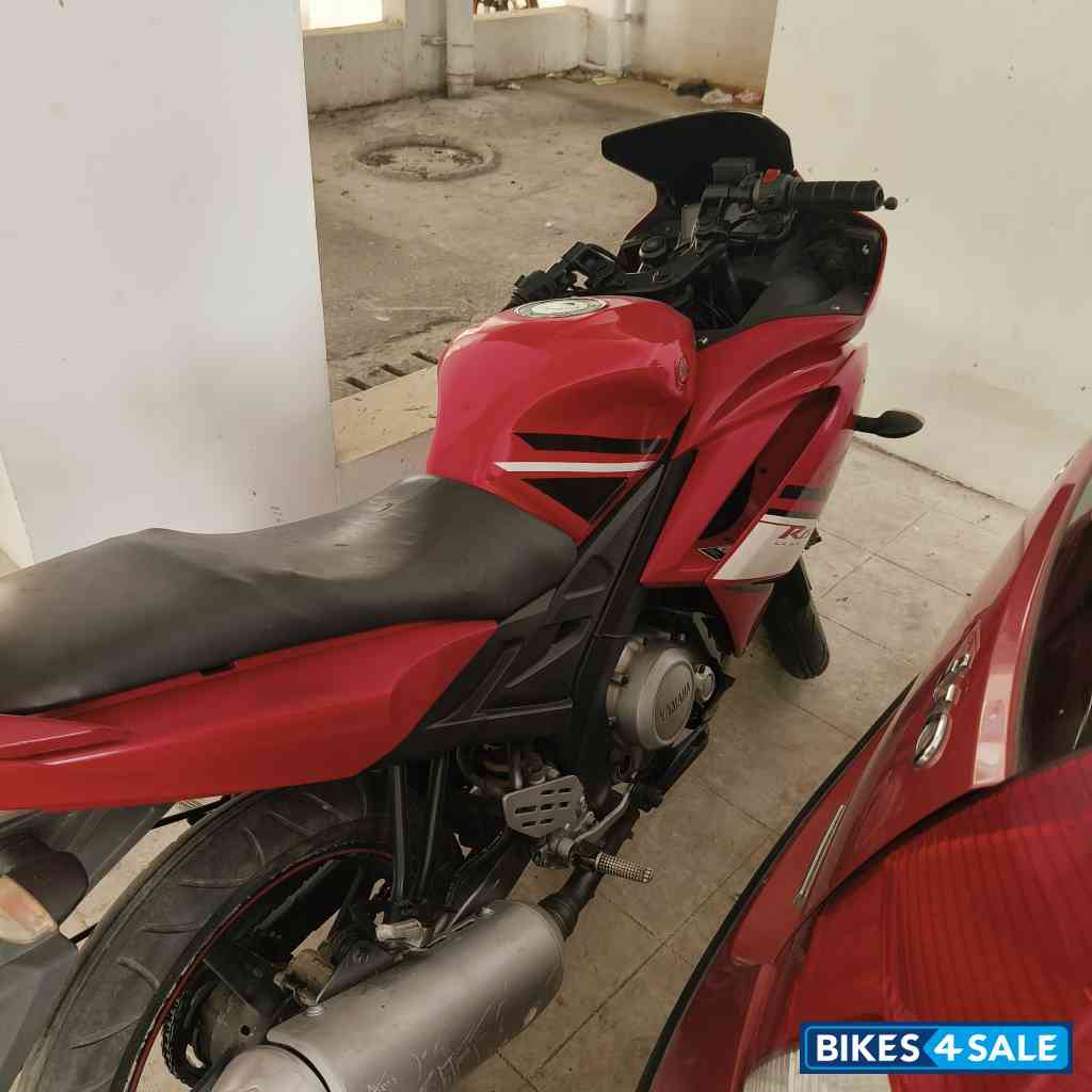 Red Yamaha YZF R15