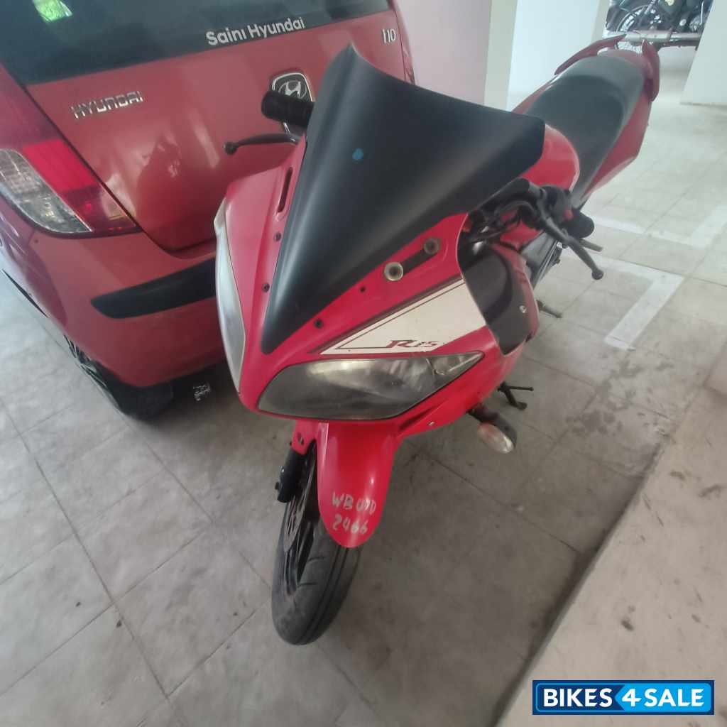 Red Yamaha YZF R15