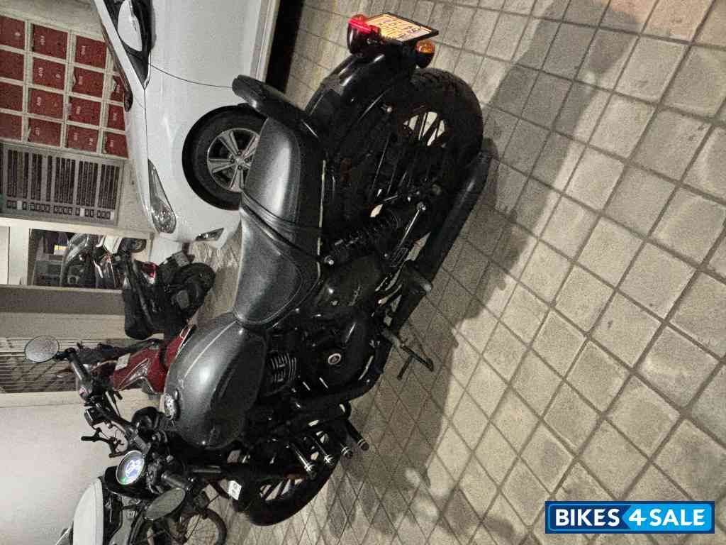 Yezdi Roadster Dark Yezdi Roadster Dark