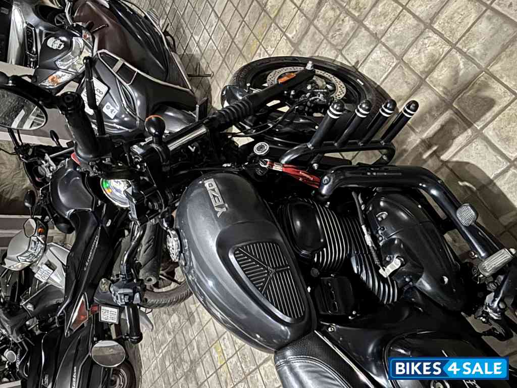 Yezdi Roadster Dark Yezdi Roadster Dark