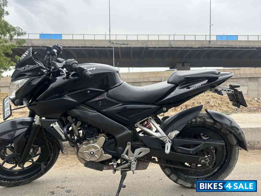 Bajaj Pulsar 200 NS Bajaj Pulsar 200 NS