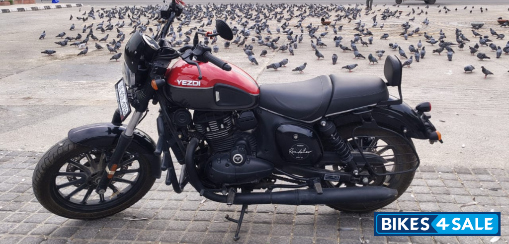 Rush Hour Red Yezdi Roadster Dual Tone Rush Hour Red Yezdi Roadster Dual Tone