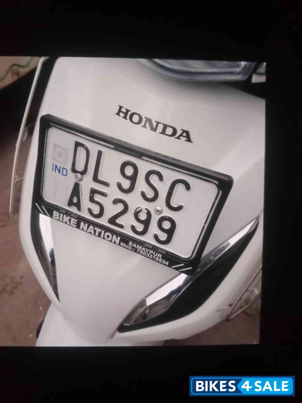 White Honda Activa 6G