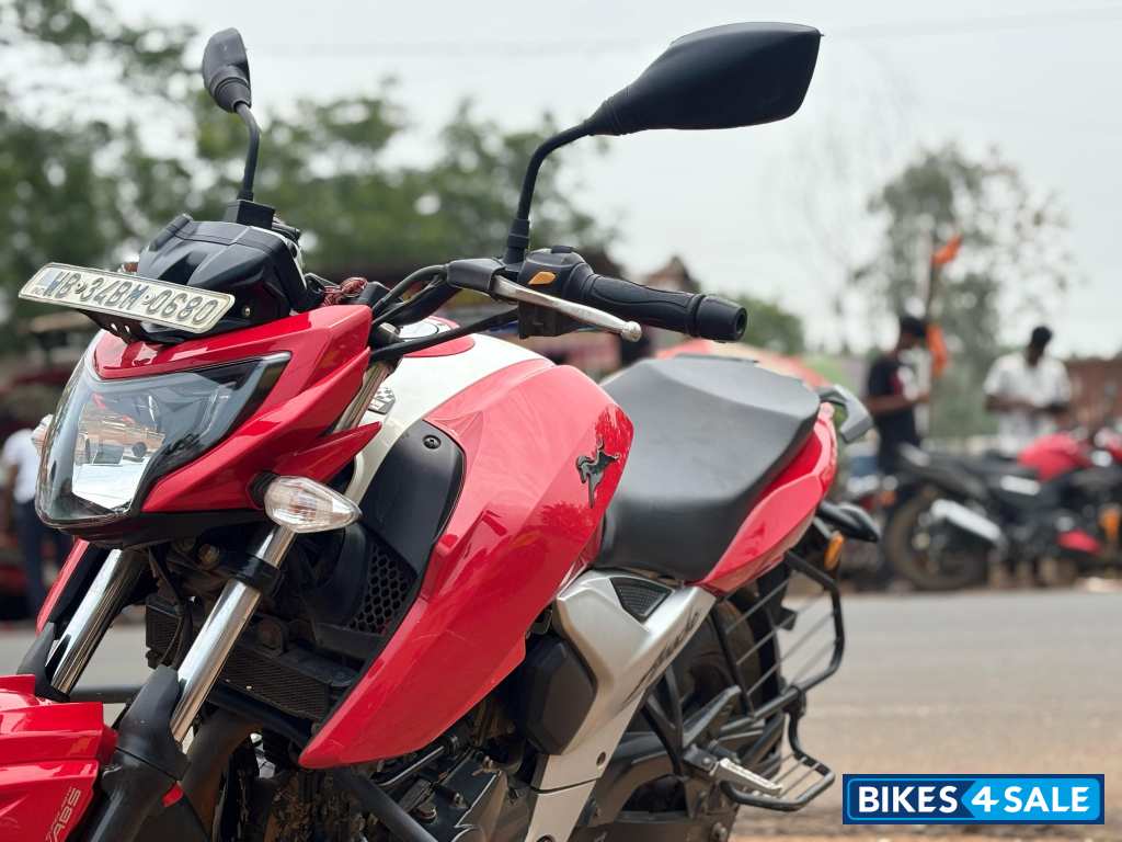 TVS Apache RTR 160 4V