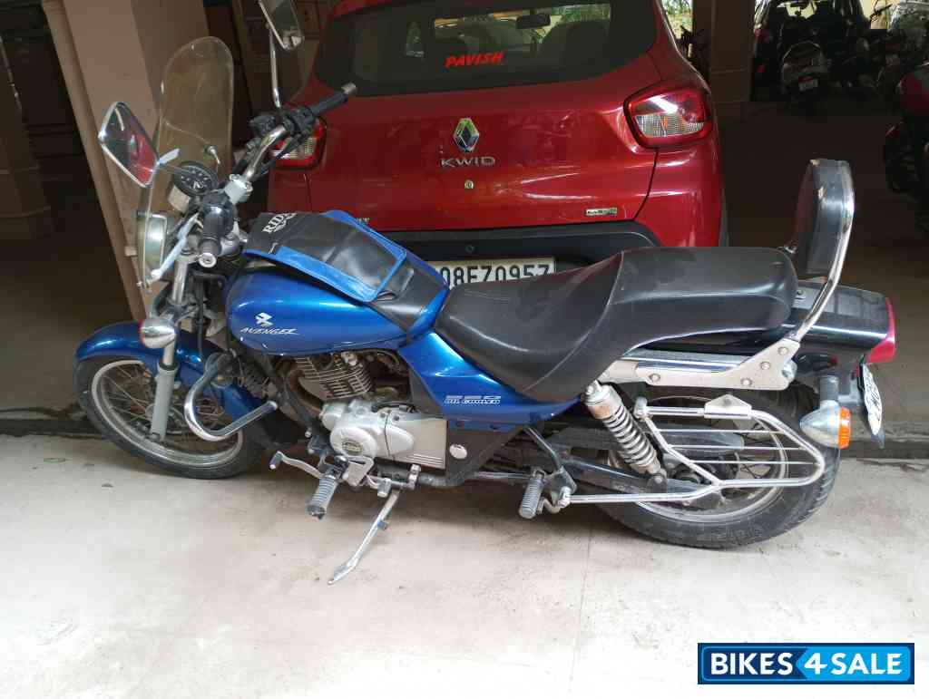 Bajaj Avenger 220 DTS-i