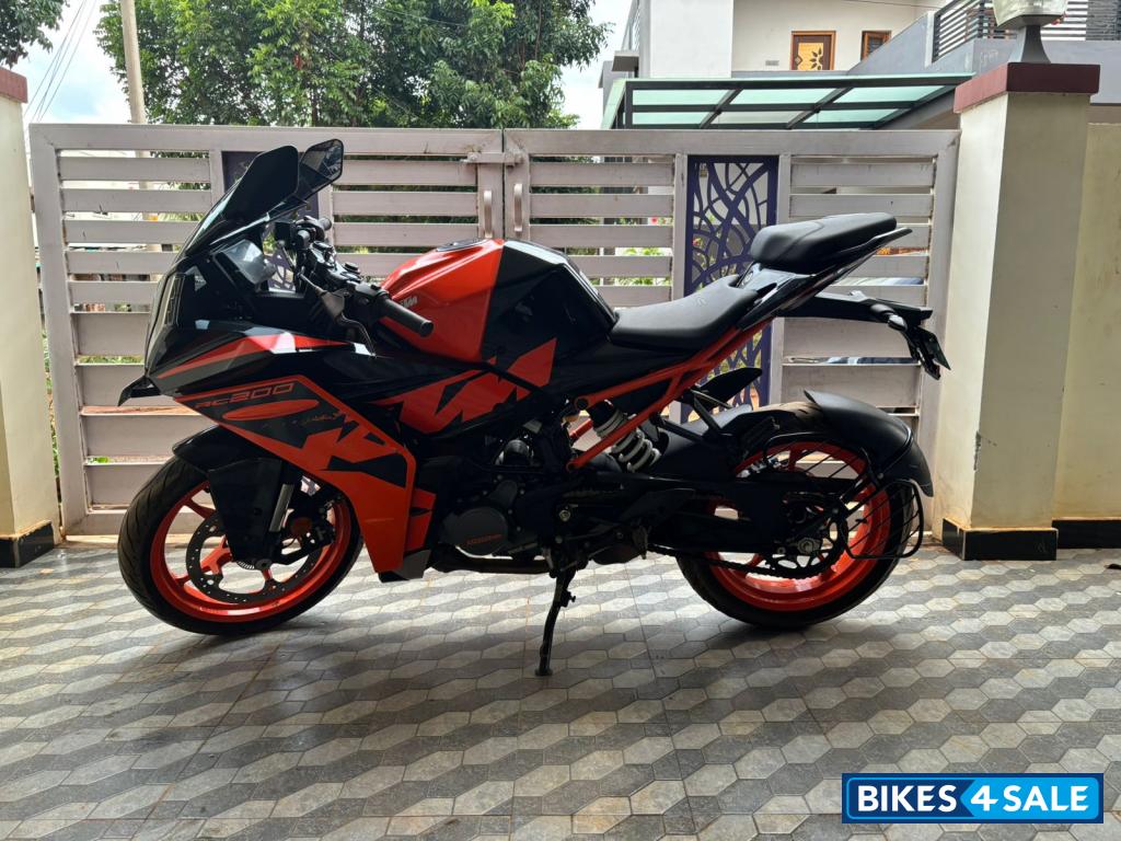 KTM RC 200 2022