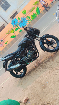 Black Bajaj Pulsar 125 Neon Disc Single Seat