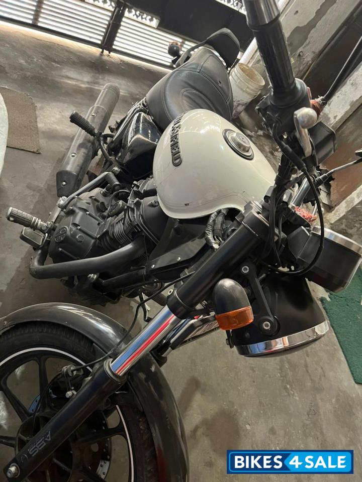 White Royal Enfield Thunderbird X 350