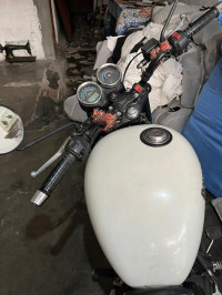 White Royal Enfield Thunderbird X 350