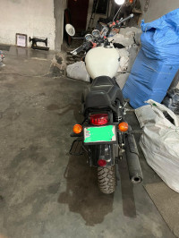 White Royal Enfield Thunderbird X 350