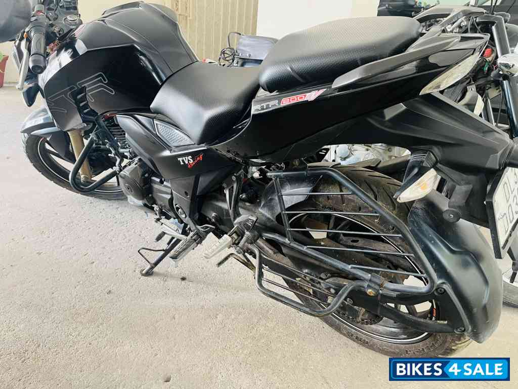 TVS Apache RTR 200 4V