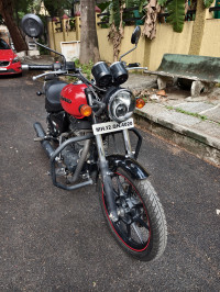 Roving Red Royal Enfield Thunderbird X 350