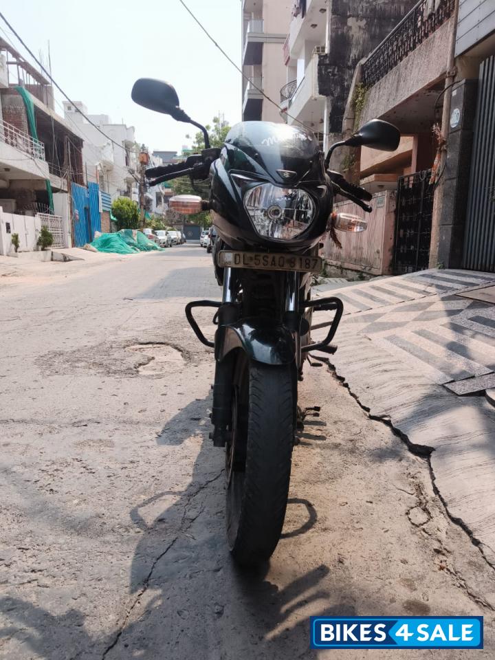 Black Bajaj Pulsar 180 DTSi