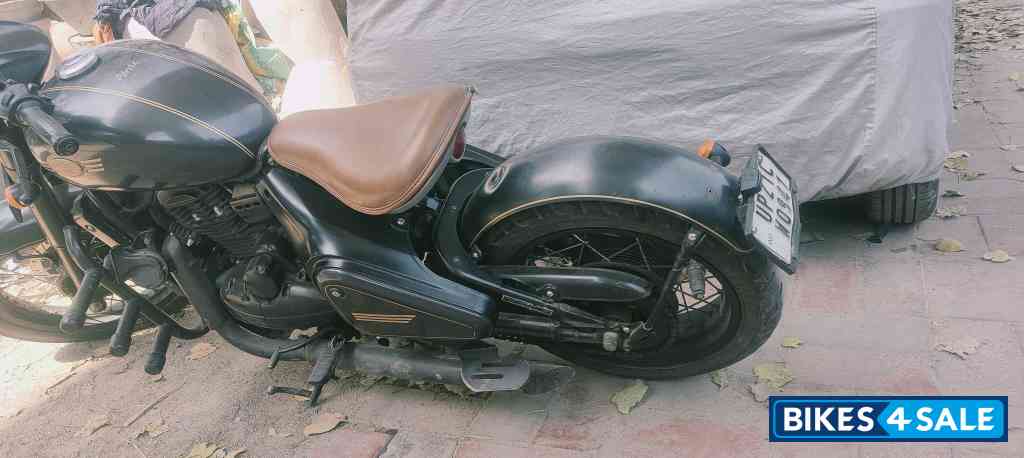 Met Black Jawa Perak BS6