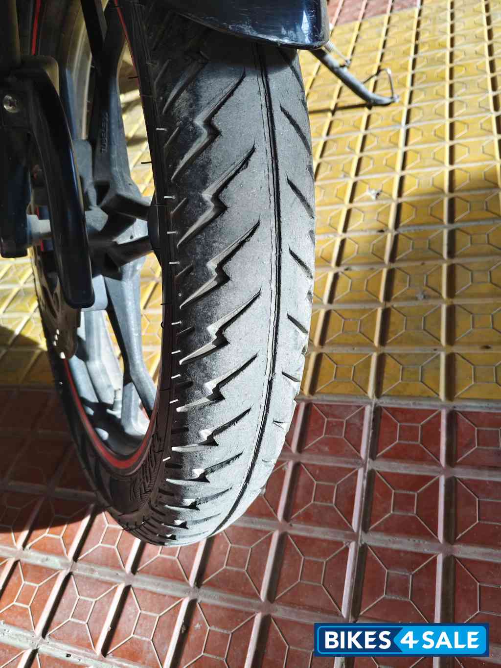 Black Bajaj Discover 150 F