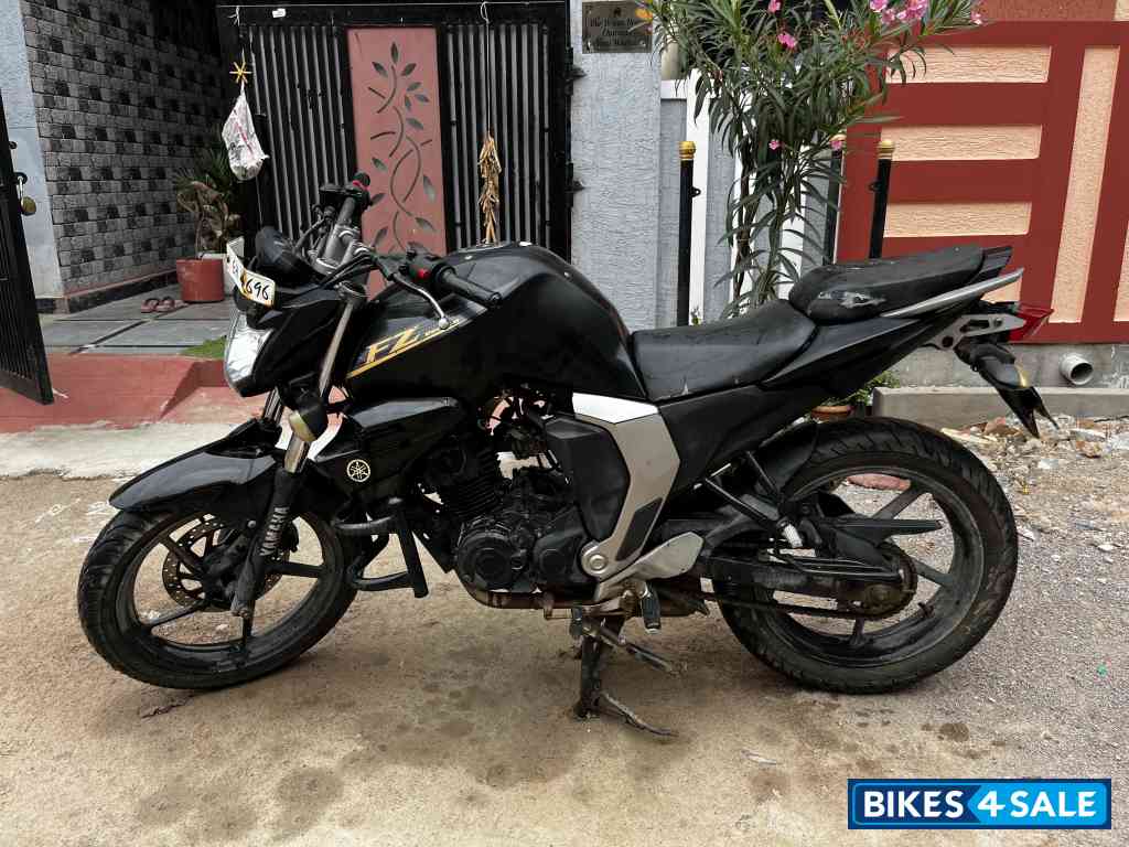 Yamaha FZ FI V2